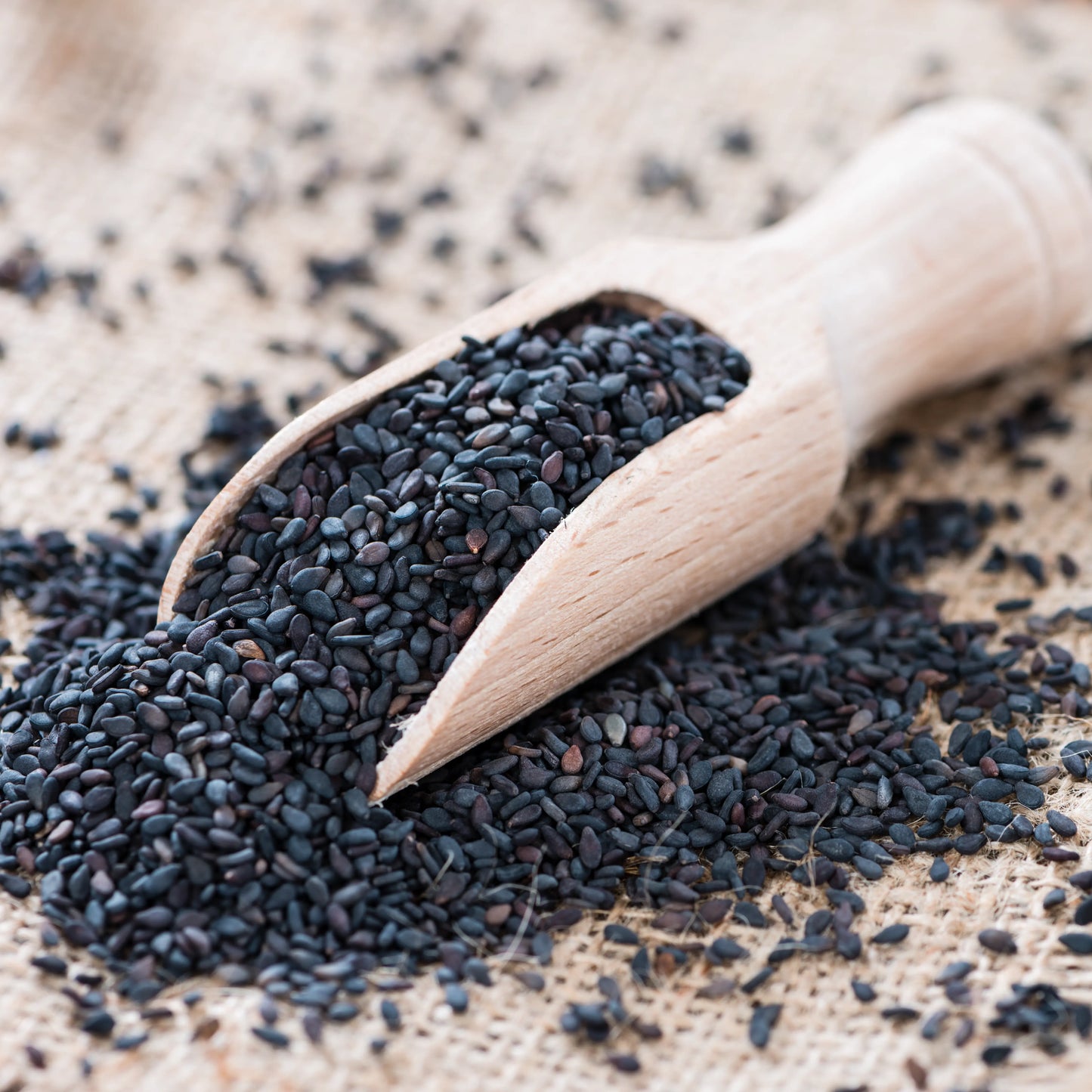 Black_sesame_seeds_2